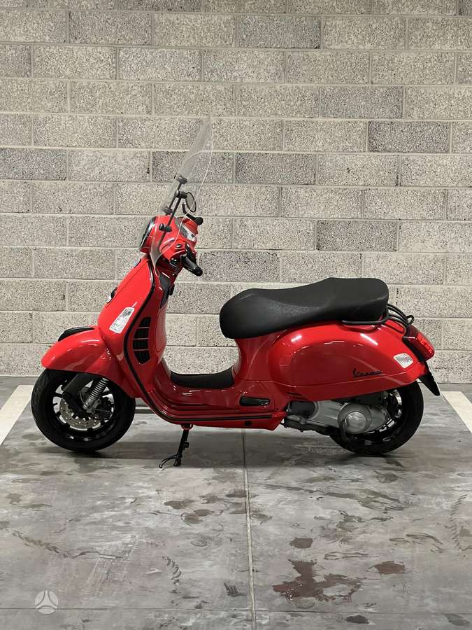 Piaggio Vespa 300cc, мотороллеры / мопеды