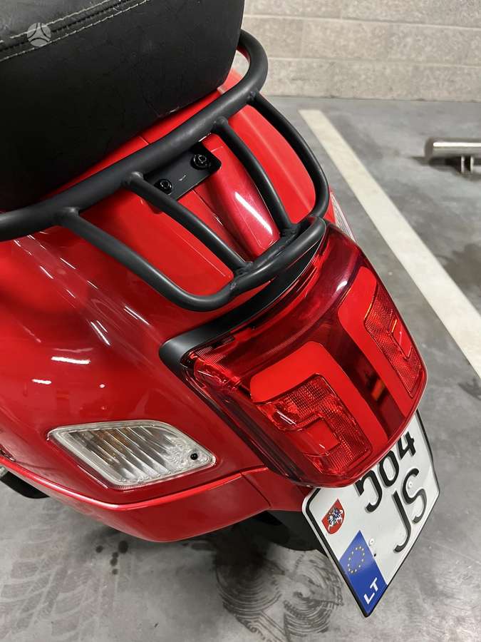 Piaggio Vespa 300cc, мотороллеры / мопеды