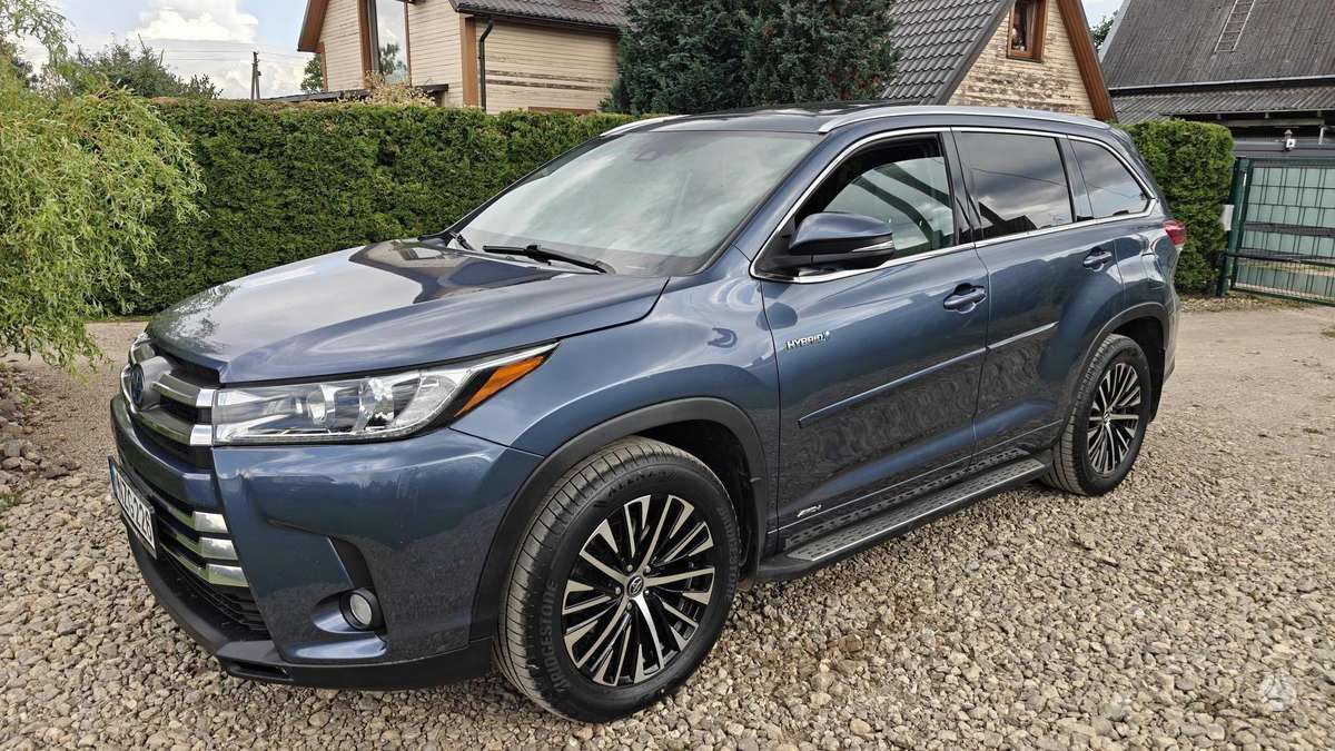 Toyota Highlander - 1