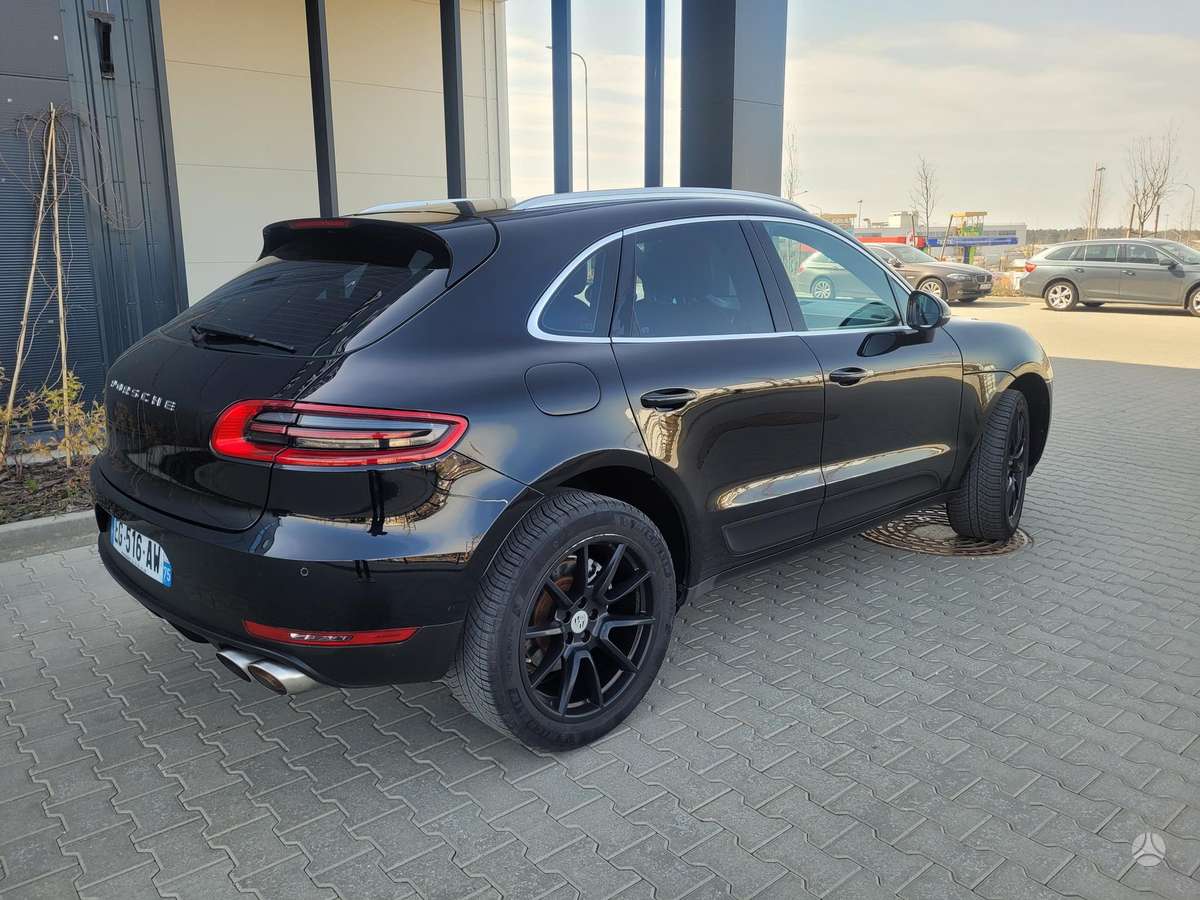 Porsche Macan - 1