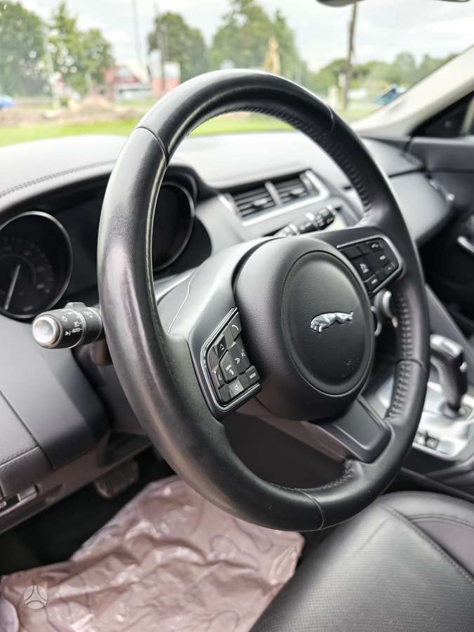 Jaguar E-Pace, 2.0 l., off-road / crossover
