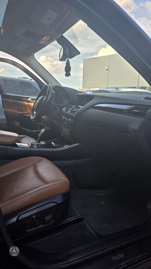 BMW X3, 2.0 l., off-road / crossover