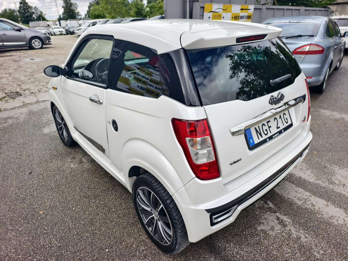 Ligier JS50, hatchback