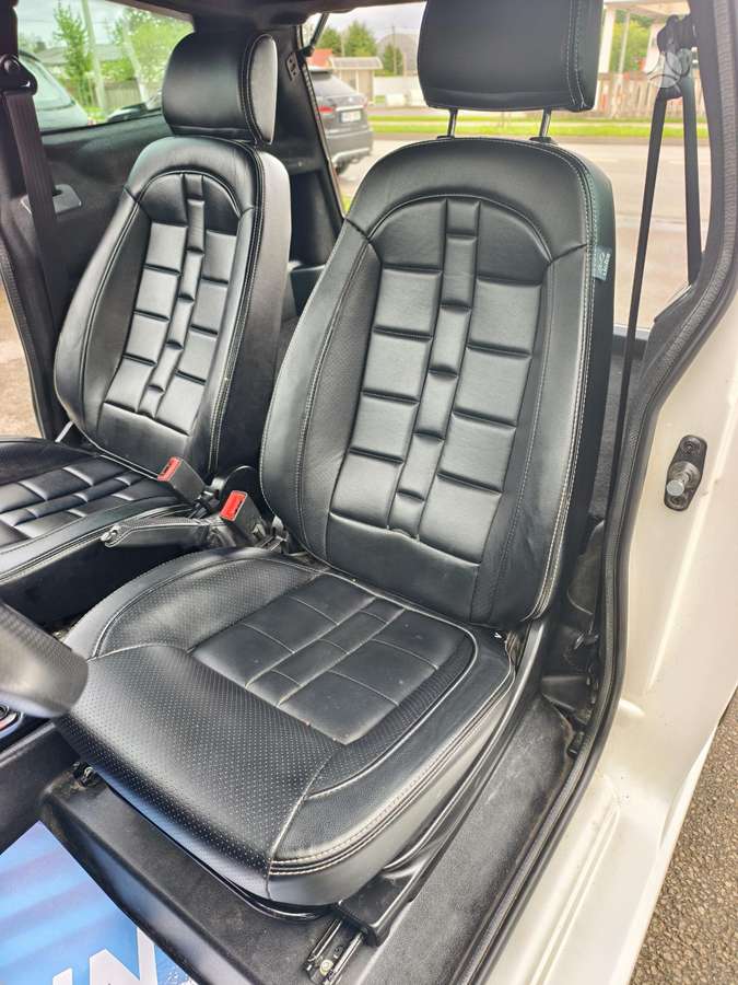 Ligier JS50, hatchback