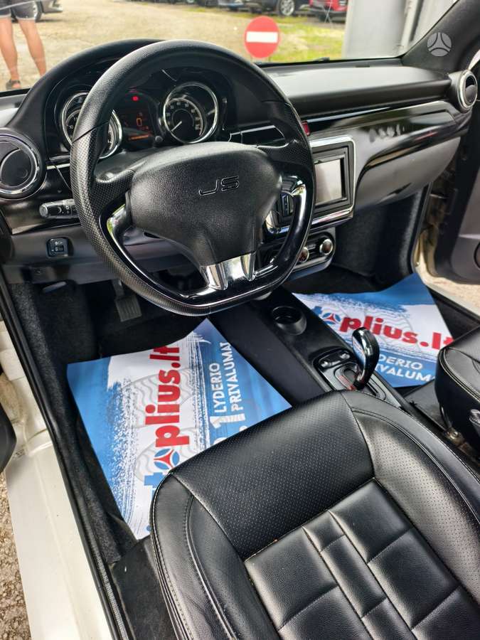 Ligier JS50, hatchback