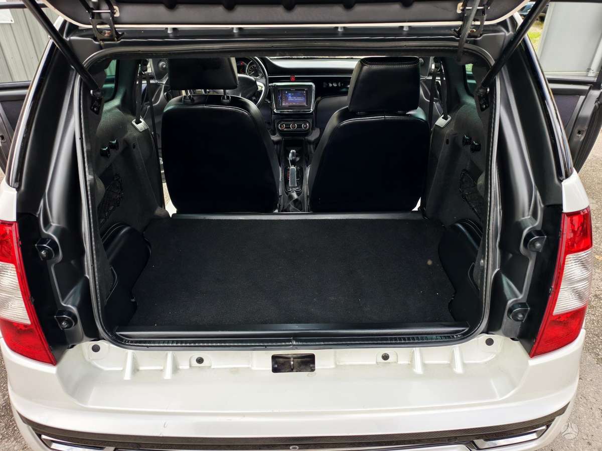 Ligier JS50, hatchback