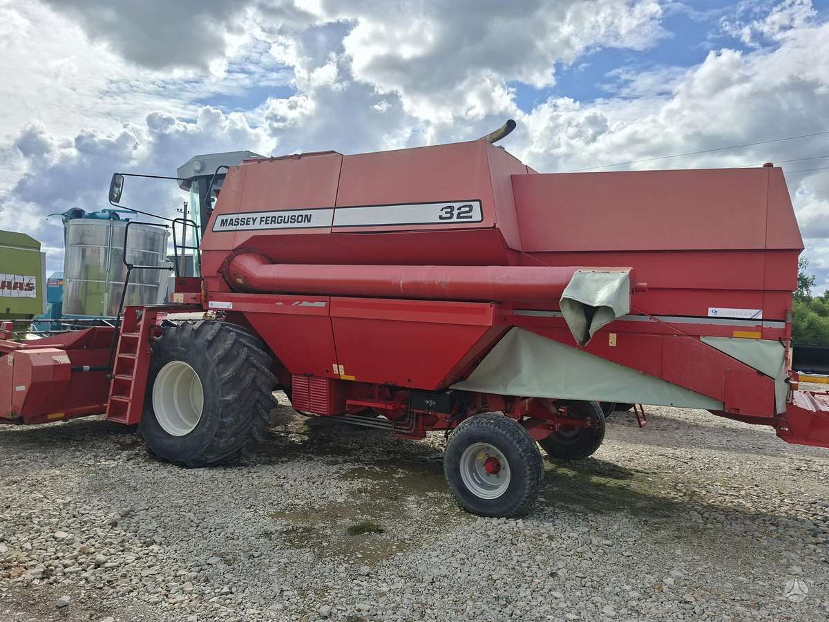 Massey Ferguson 32, kombainai
