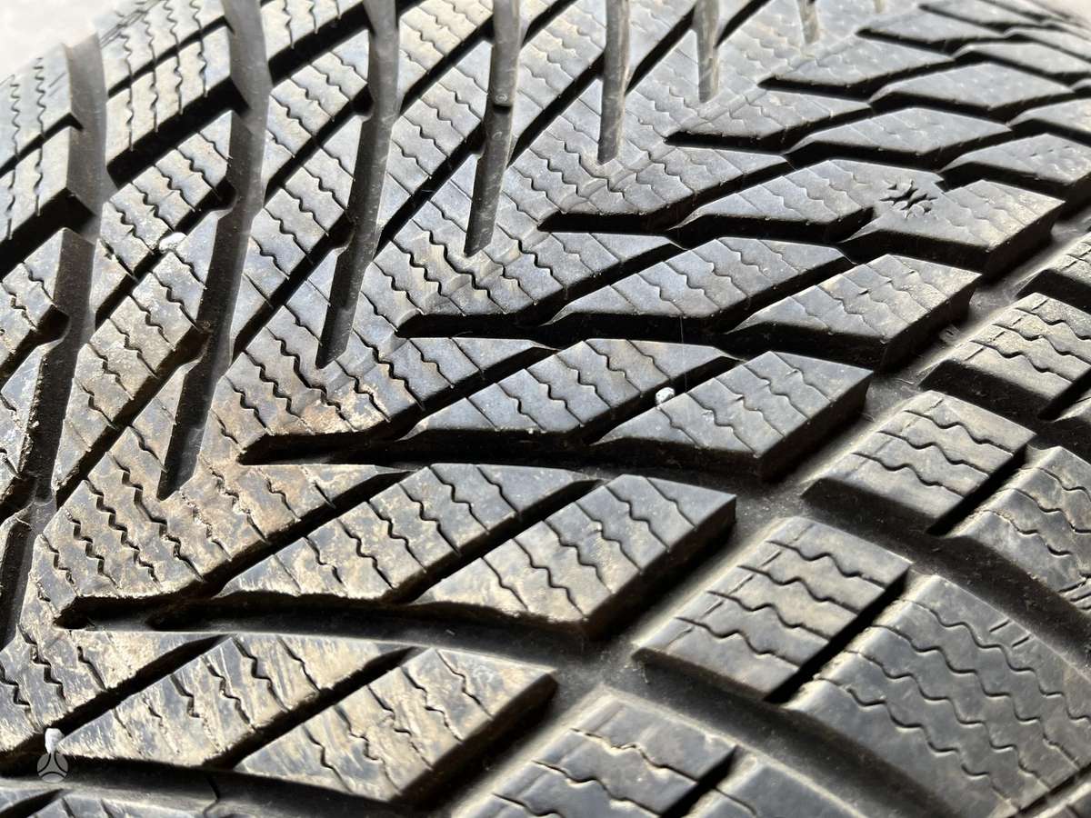 Goodyear UltraGrip Performance 3, зимние 255/45 R18