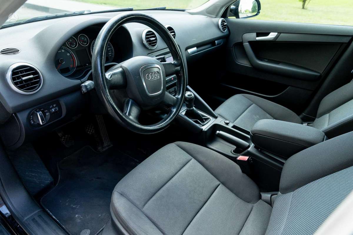 Audi A3, 1.8 l., Хэтчбек