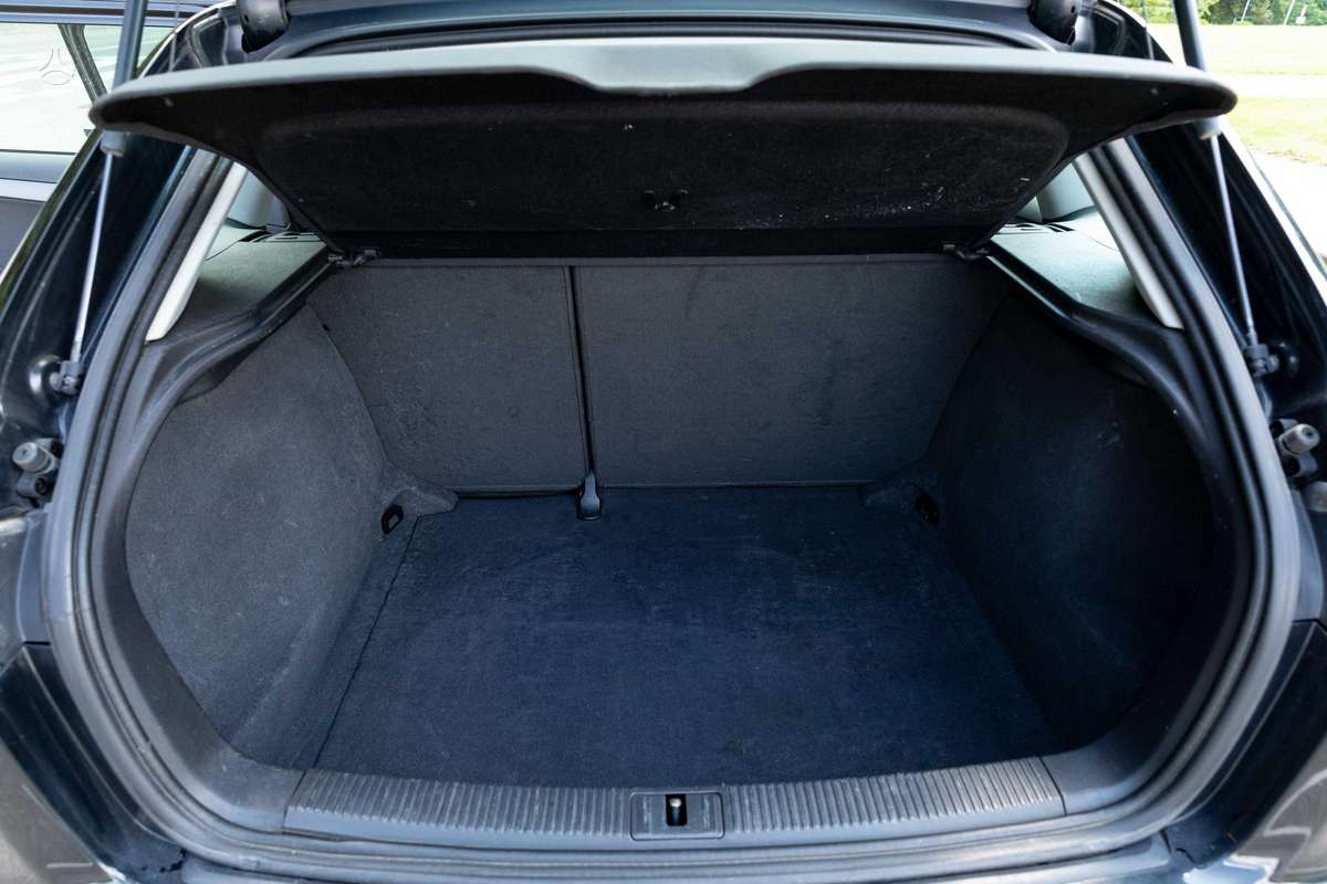Audi A3, 1.8 l., hatchback