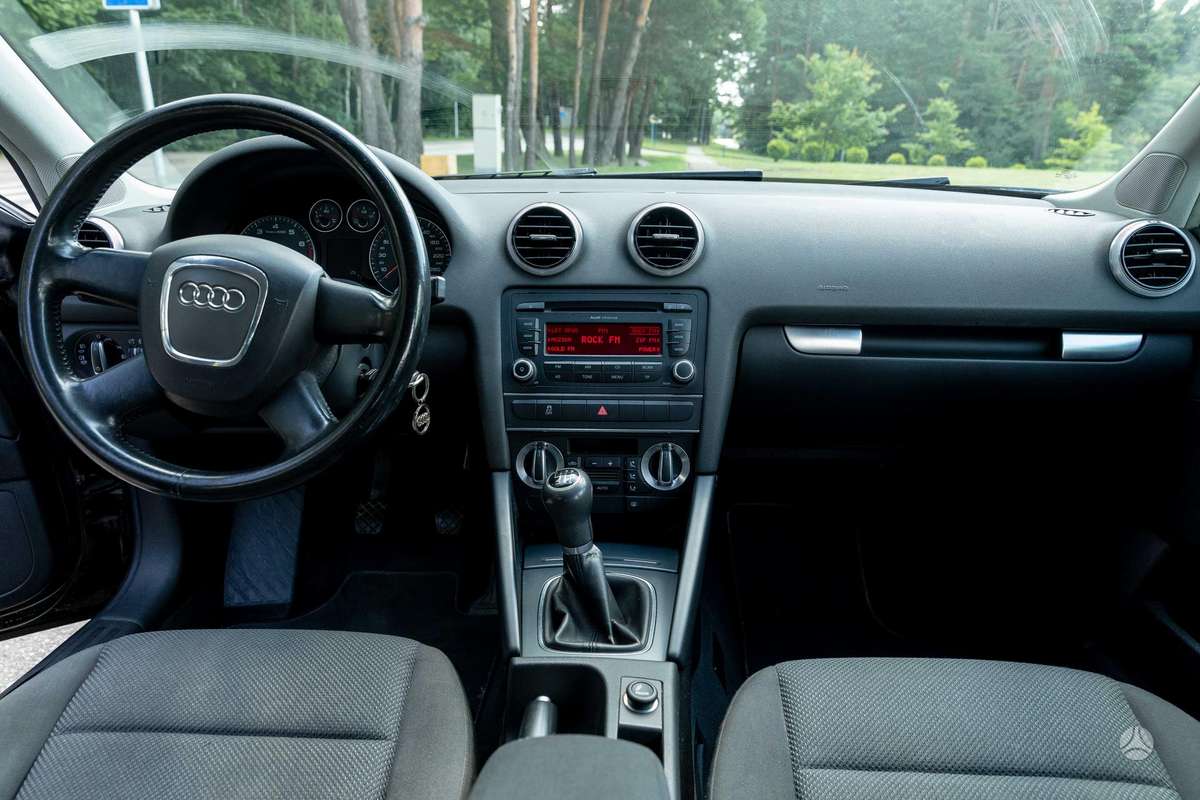 Audi A3, 1.8 l., Хэтчбек