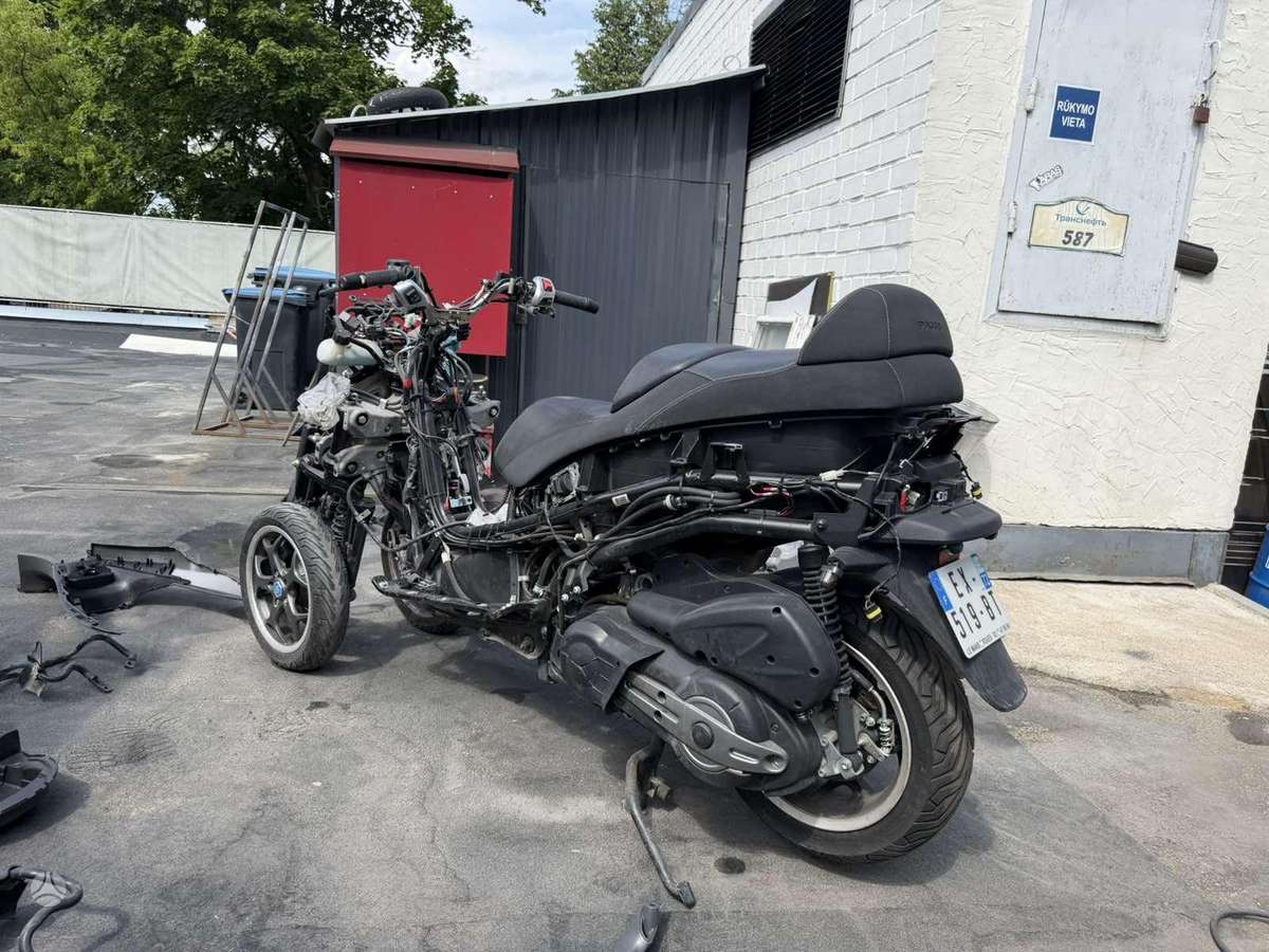 Piaggio MP3, trikes