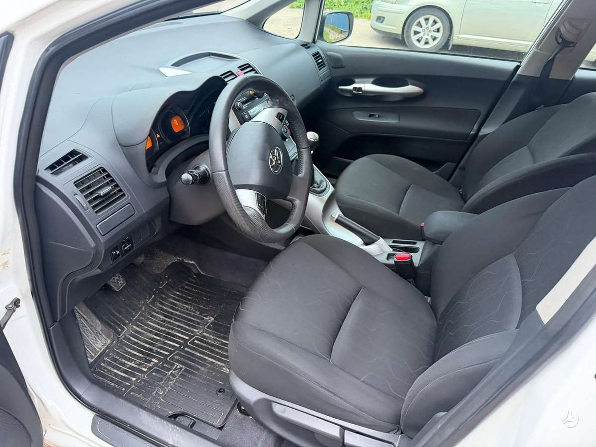 Toyota Auris, 1.3 l., hatchback