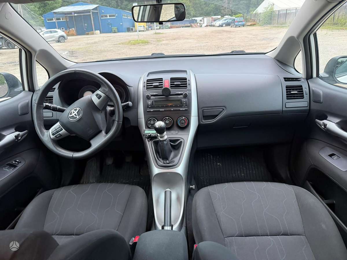 Toyota Auris, 1.3 l., hatchback