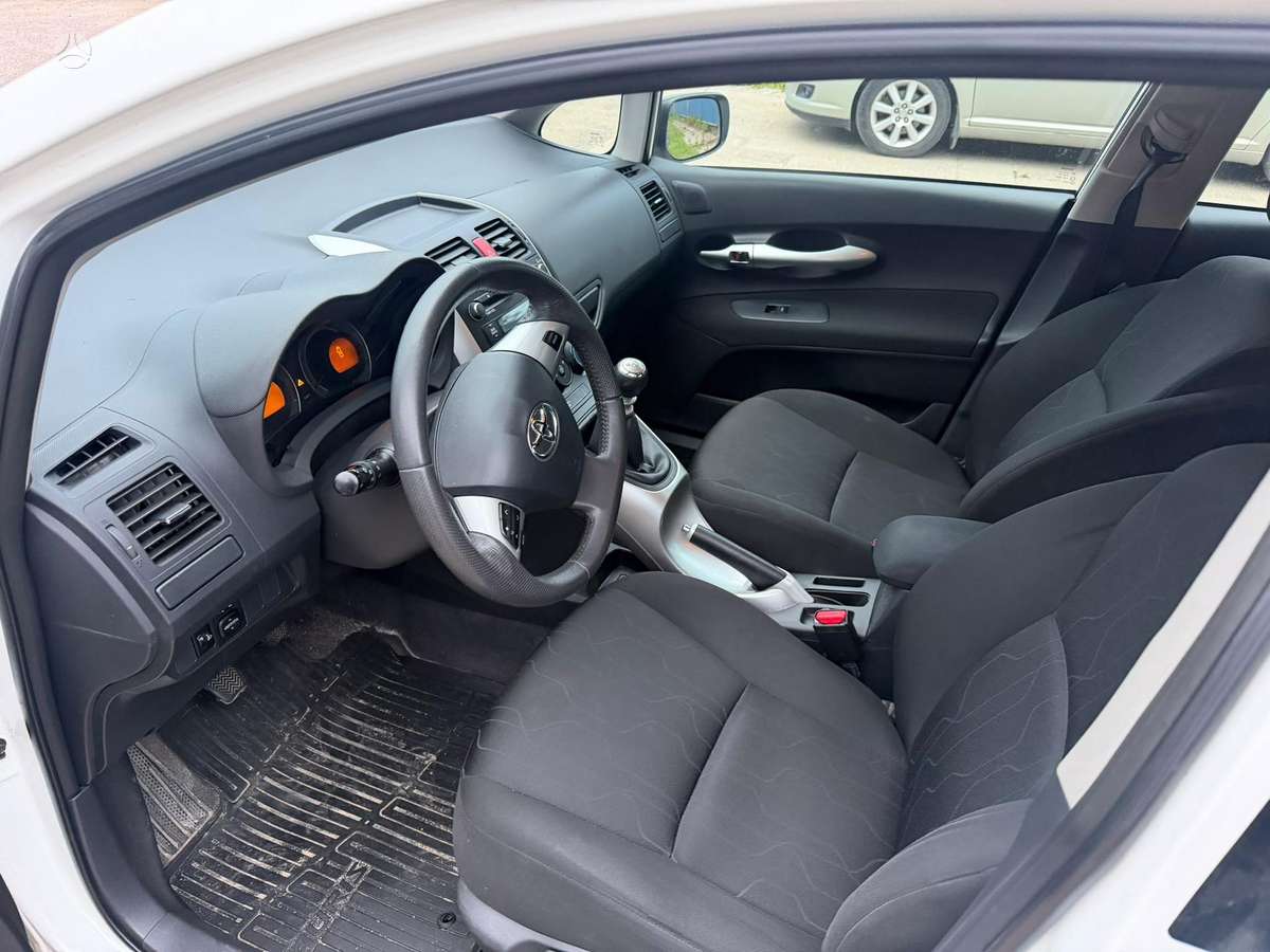 Toyota Auris, 1.3 l., hatchback