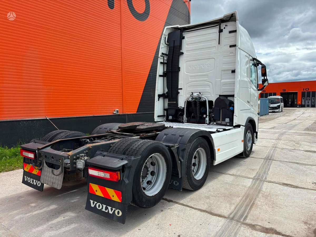 Volvo FH 500 6x2, single sleeper