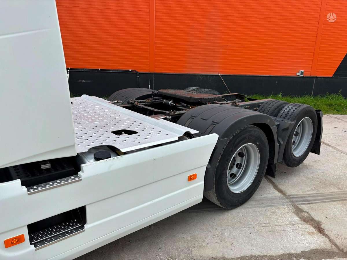 Volvo FH 500 6x2, single sleeper