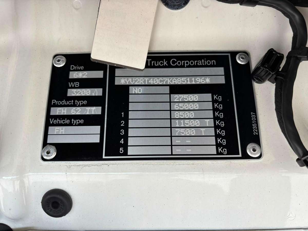 Volvo FH 500 6x2, single sleeper