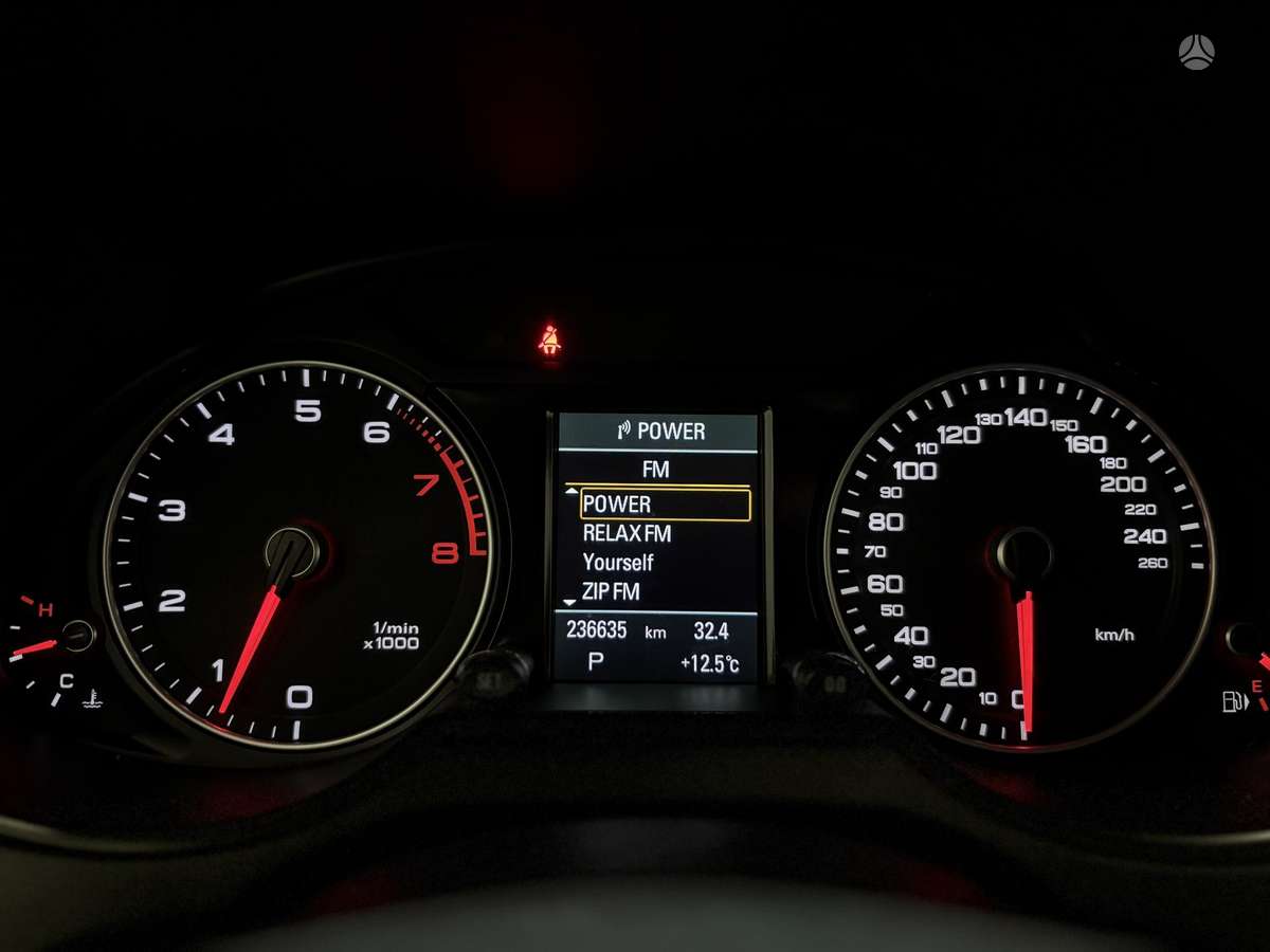 Audi Q5, 3.0 l., off-road / crossover