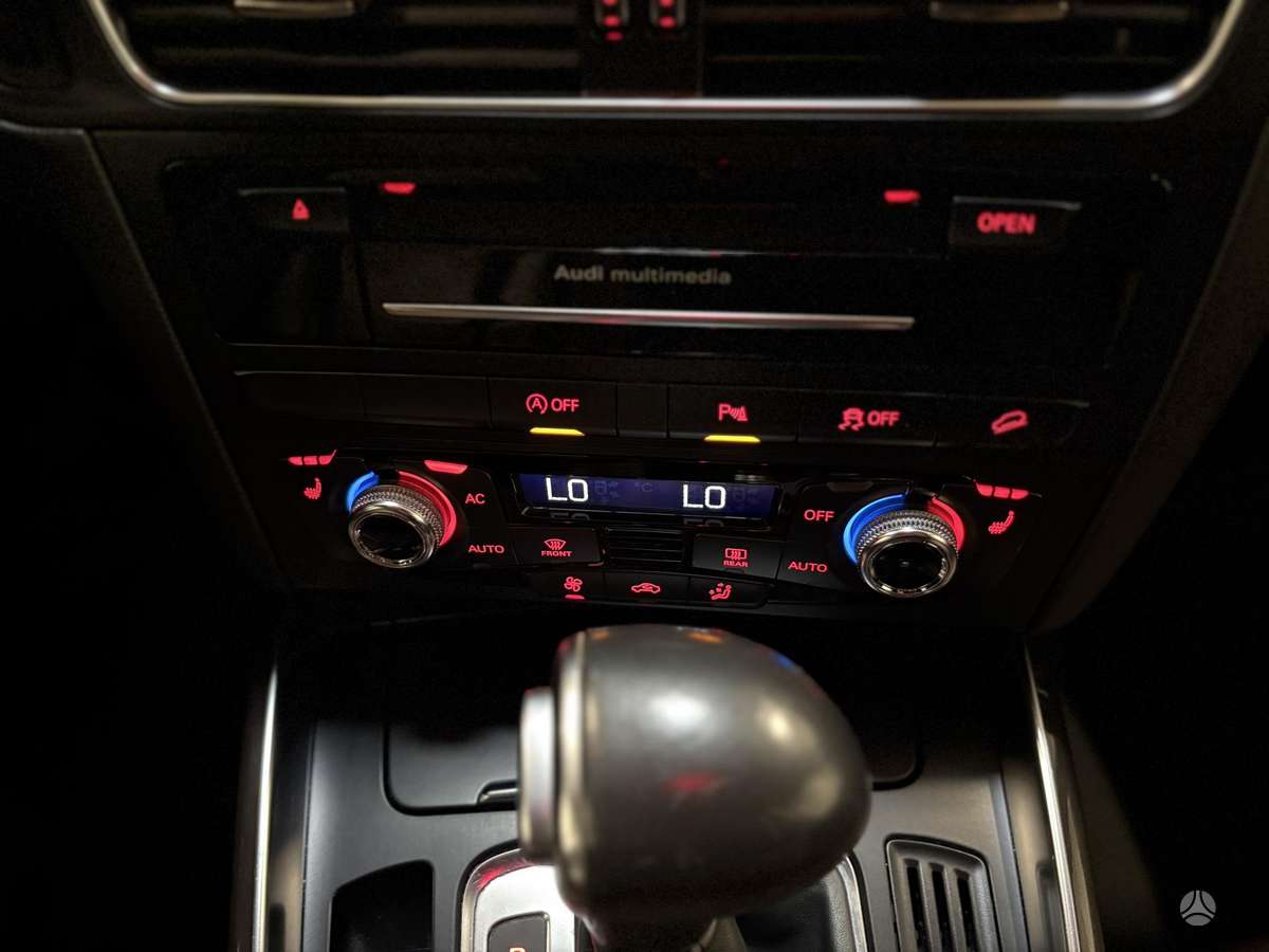 Audi Q5, 3.0 l., off-road / crossover