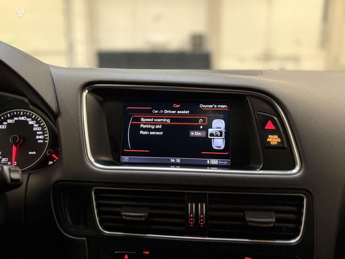 Audi Q5, 3.0 l., off-road / crossover