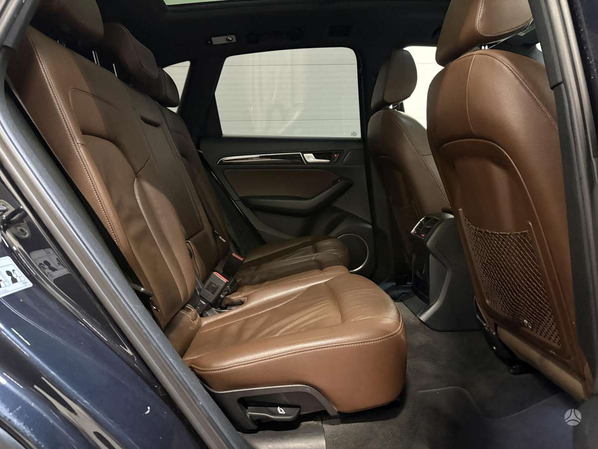 Audi Q5, 3.0 l., off-road / crossover