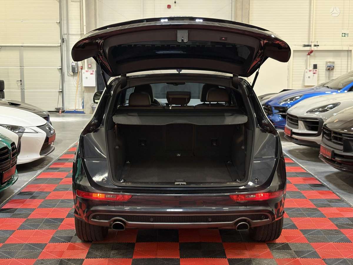 Audi Q5, 3.0 l., off-road / crossover