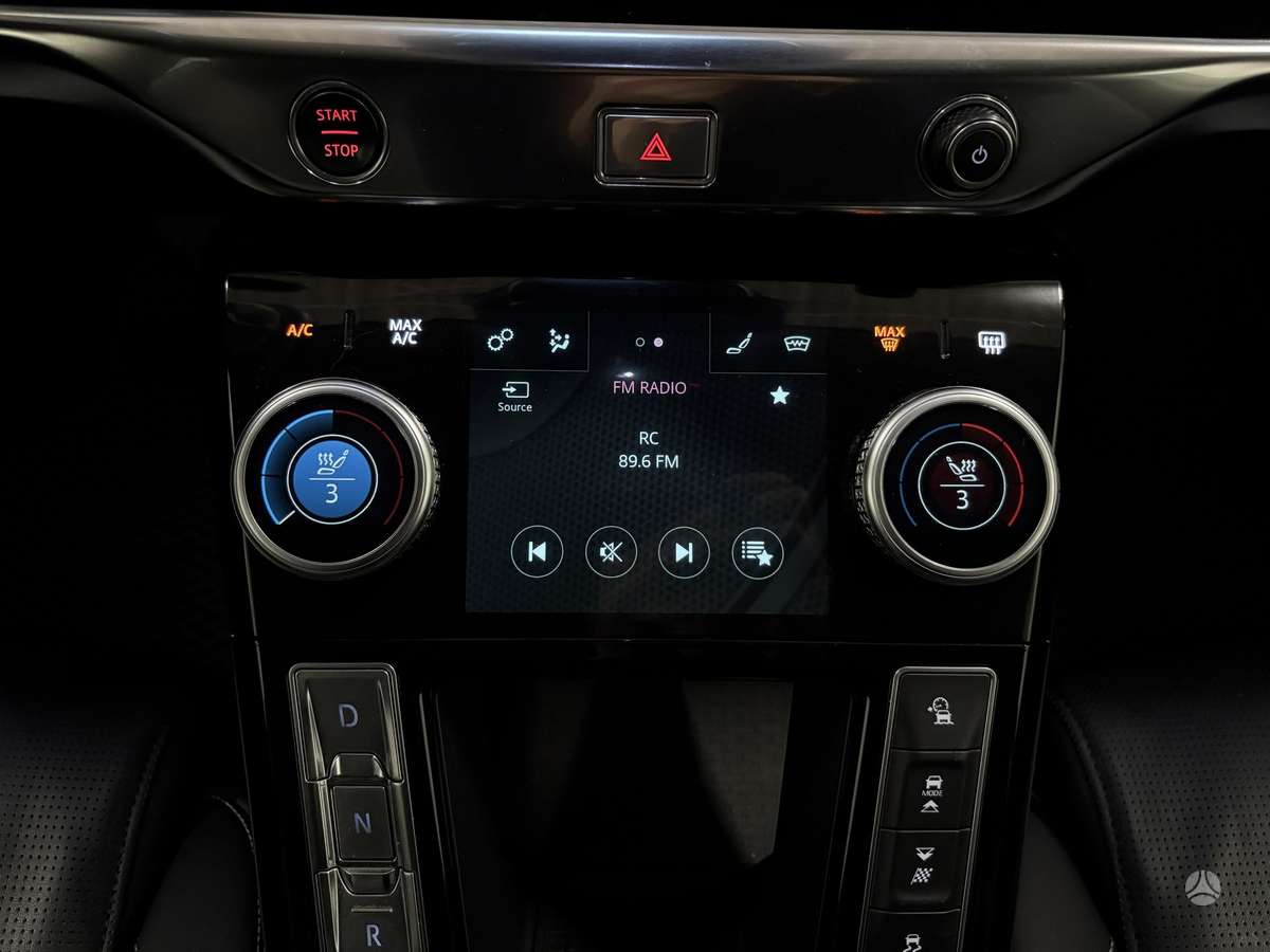 Jaguar I-Pace, off-road / crossover