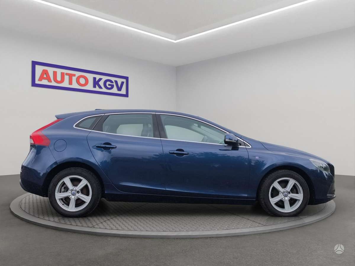 Volvo V40, 2.0 l., Хэтчбек