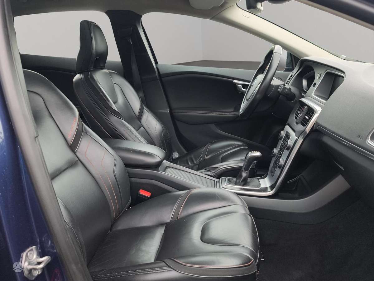 Volvo V40, 2.0 l., Хэтчбек