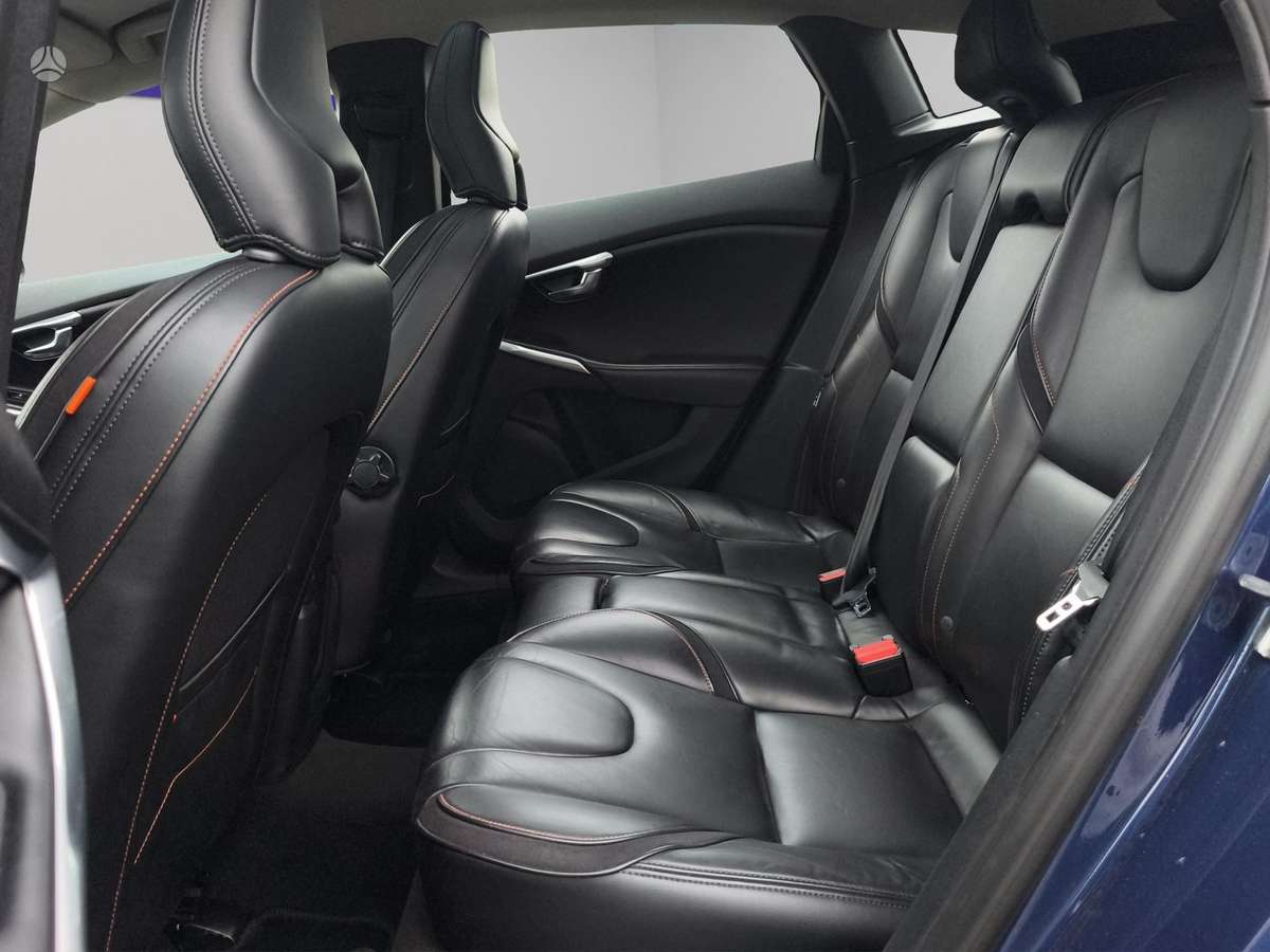 Volvo V40, 2.0 l., Хэтчбек