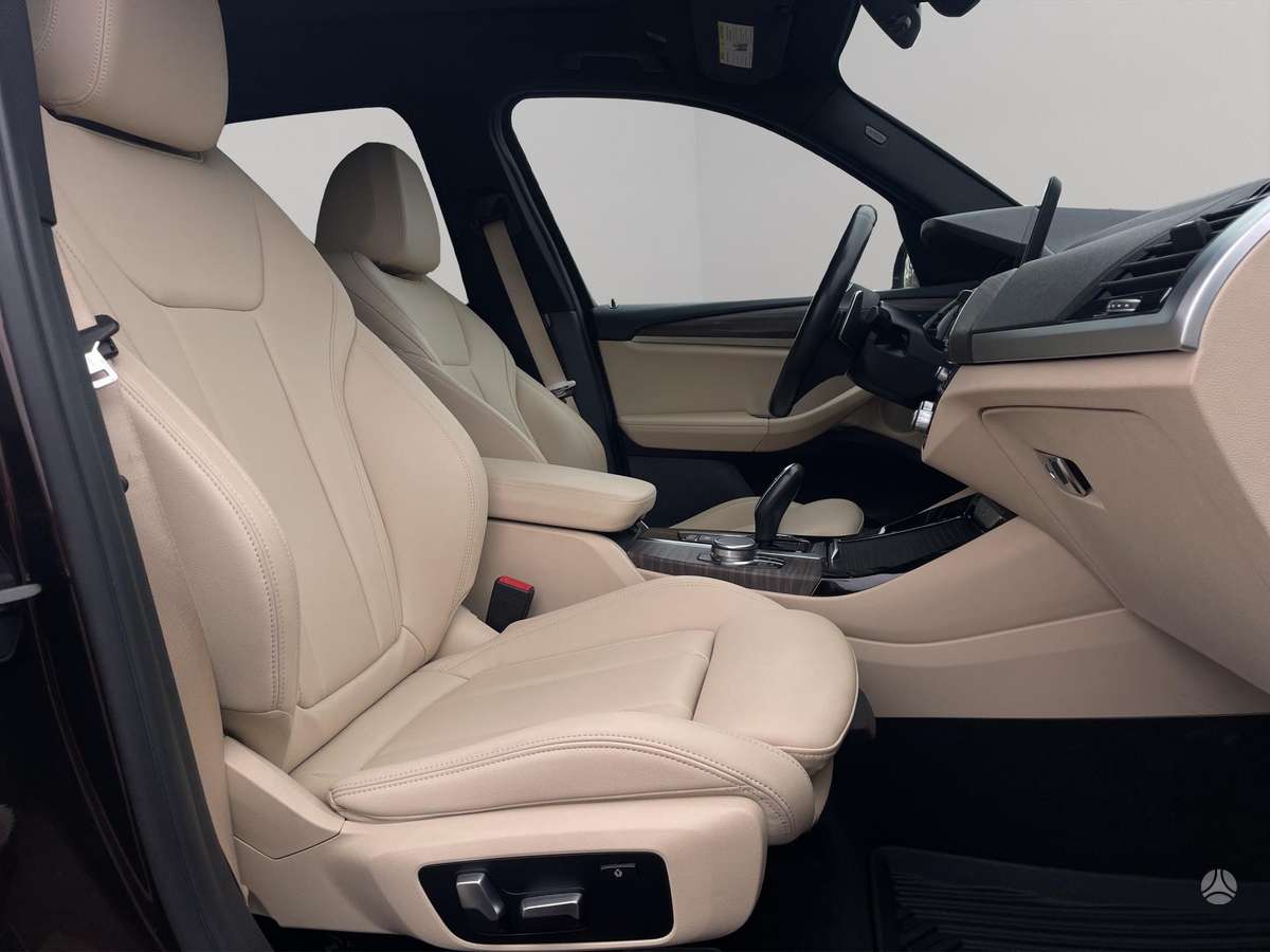 BMW X3, 2.0 l., off-road / crossover