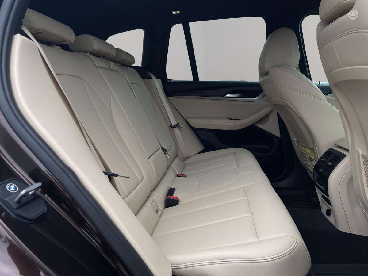BMW X3, 2.0 l., off-road / crossover