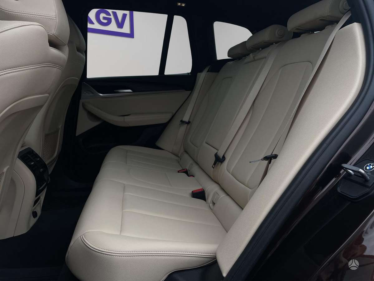 BMW X3, 2.0 l., off-road / crossover