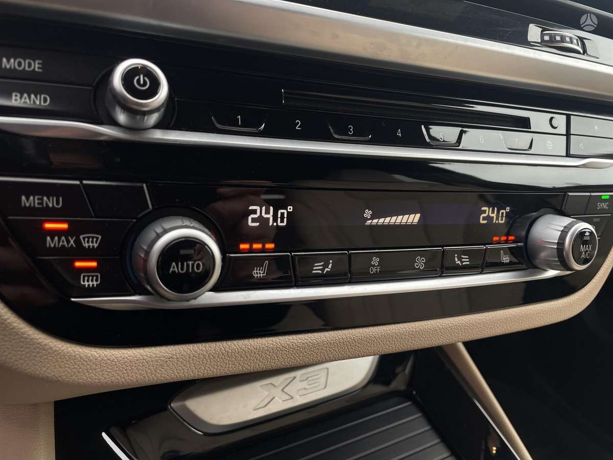 BMW X3, 2.0 l., off-road / crossover