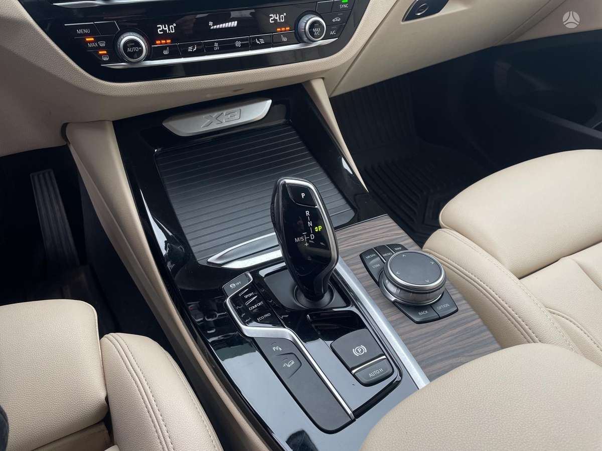 BMW X3, 2.0 l., off-road / crossover