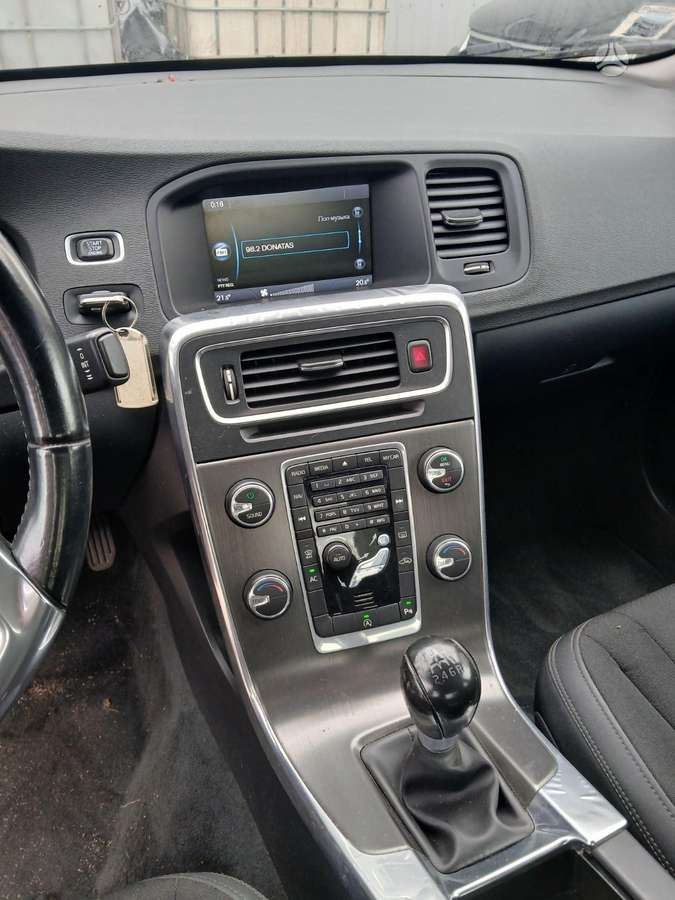 Volvo S60 dalimis