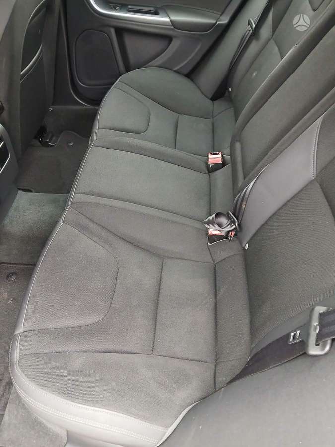 Volvo S60 dalimis