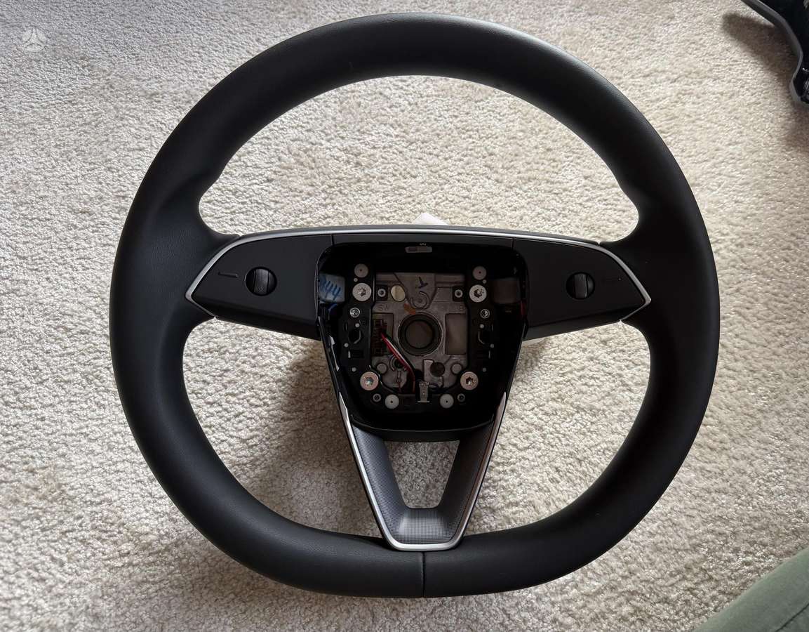 Tesla Model 3 durvis, gaismas