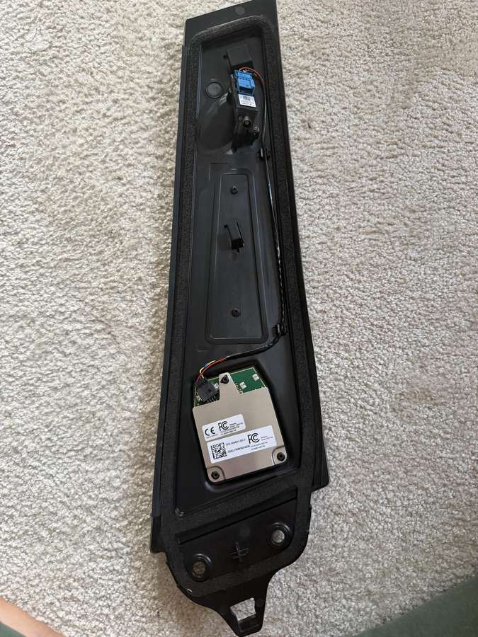 Tesla Model 3 двери, фары