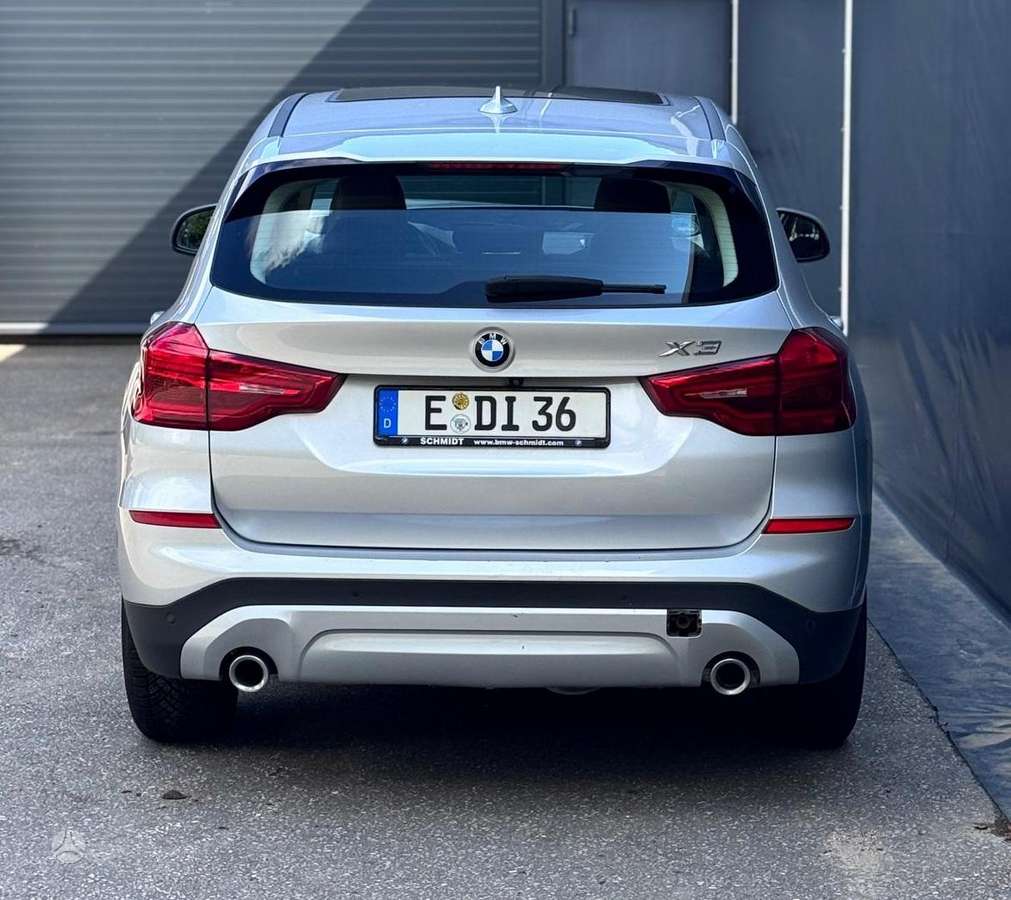 BMW X3, 2.0 l., Минивэн