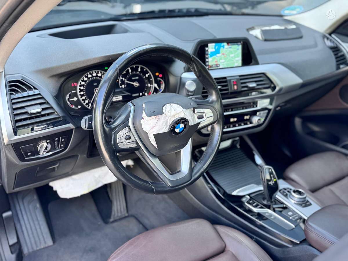 BMW X3, 2.0 l., Минивэн
