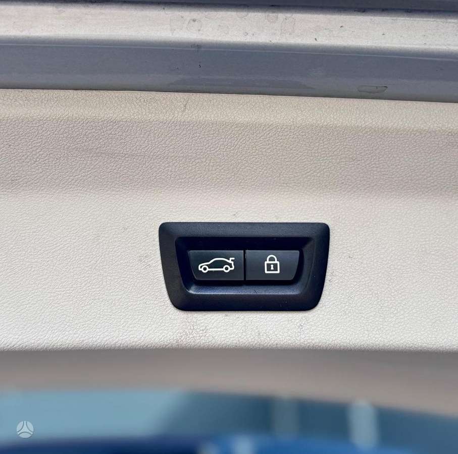 BMW X3, 2.0 l., Минивэн