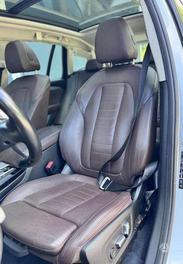 BMW X3, 2.0 l., Минивэн
