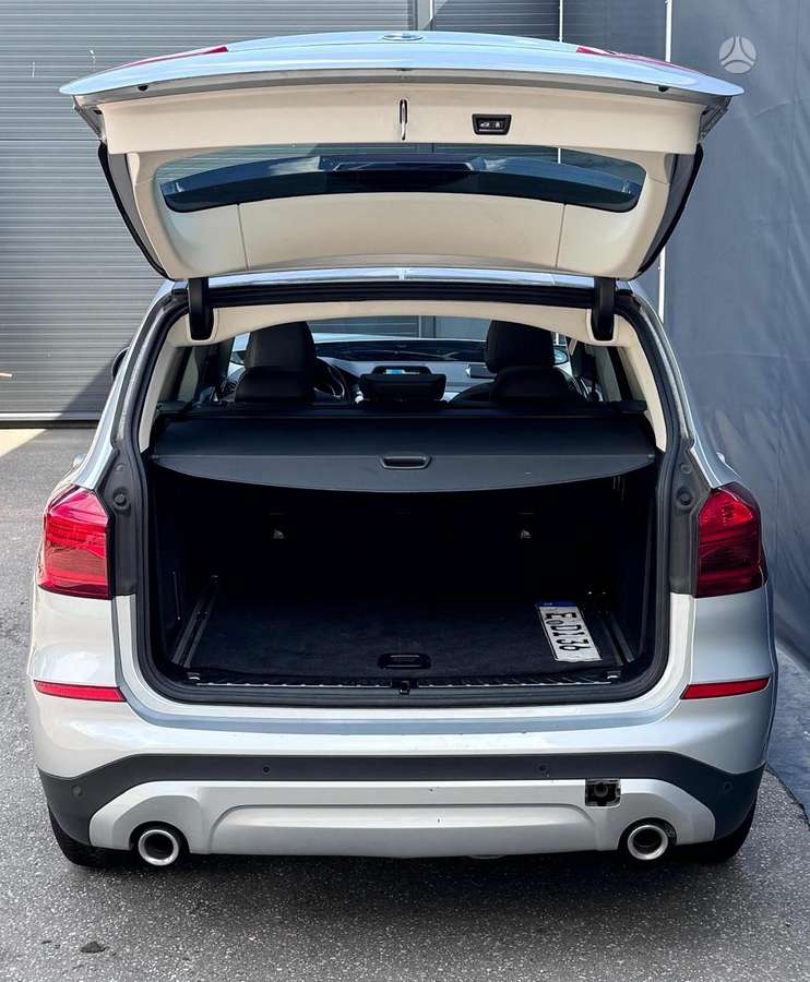 BMW X3, 2.0 l., Минивэн