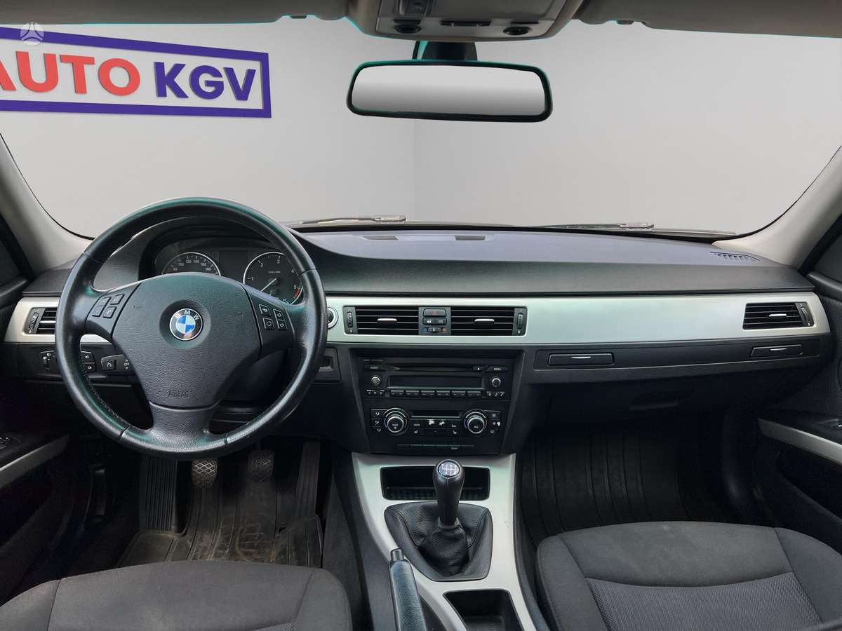 BMW 318, 2.0 l., Седан