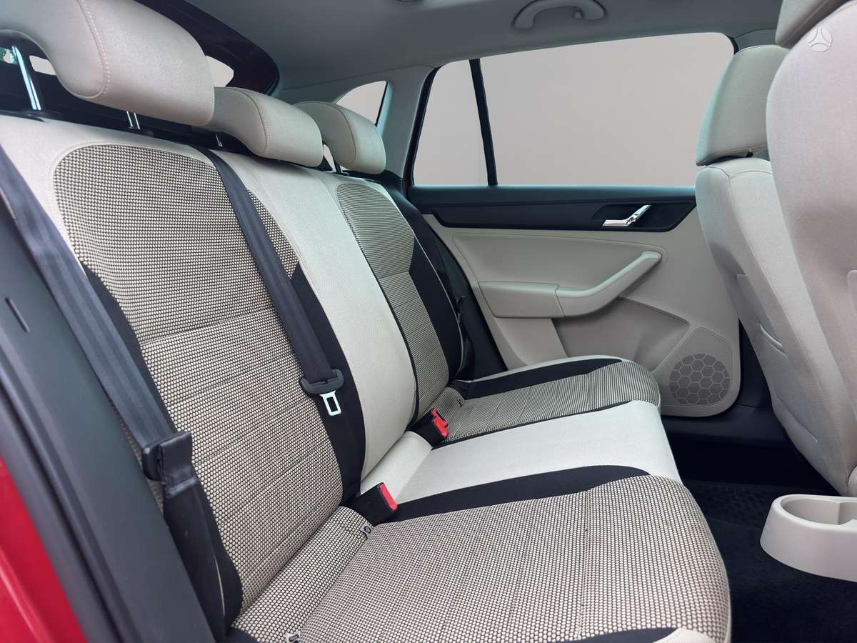 Skoda Rapid, 1.2 l., Хэтчбек