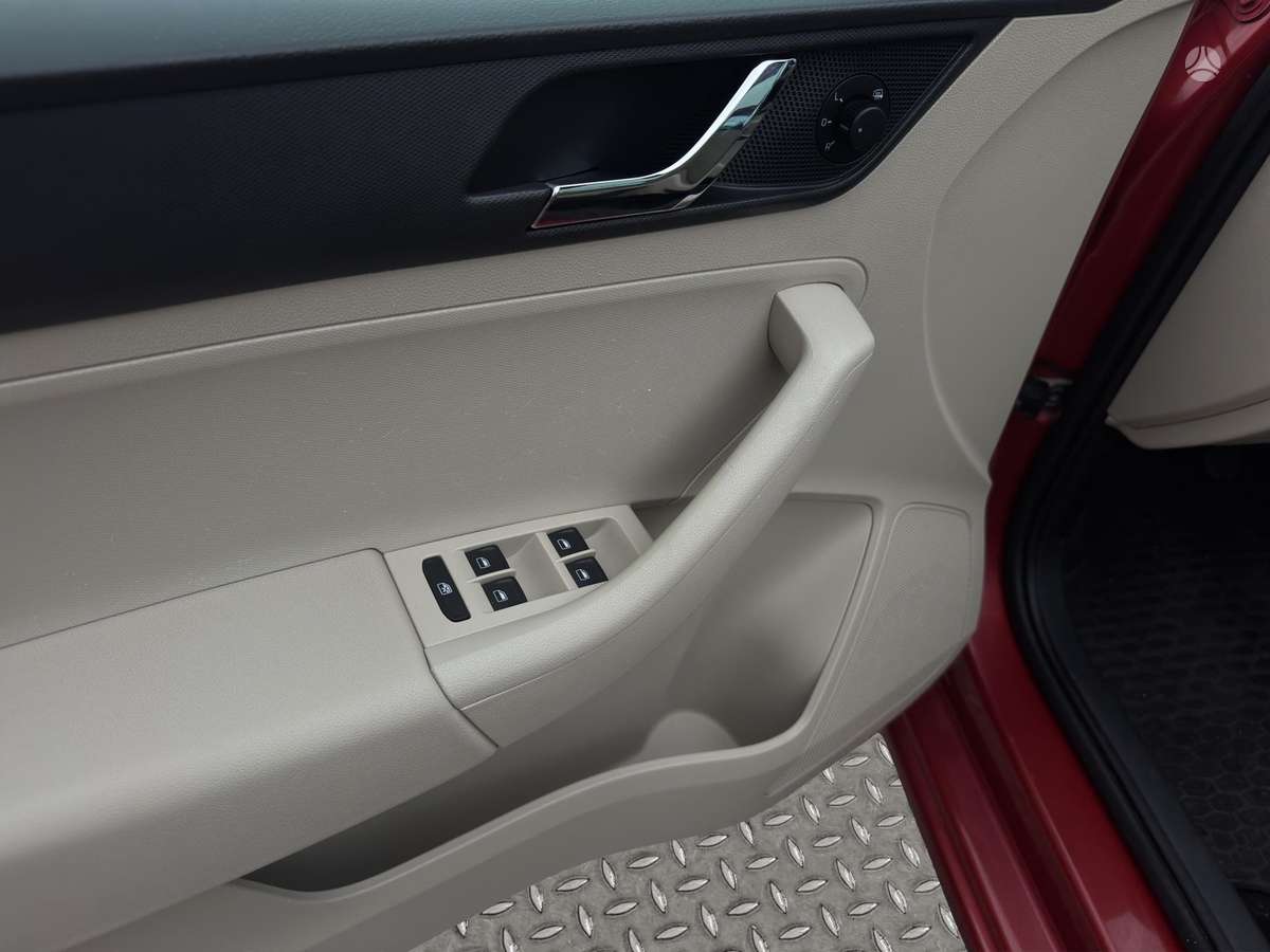Skoda Rapid, 1.2 l., Хэтчбек