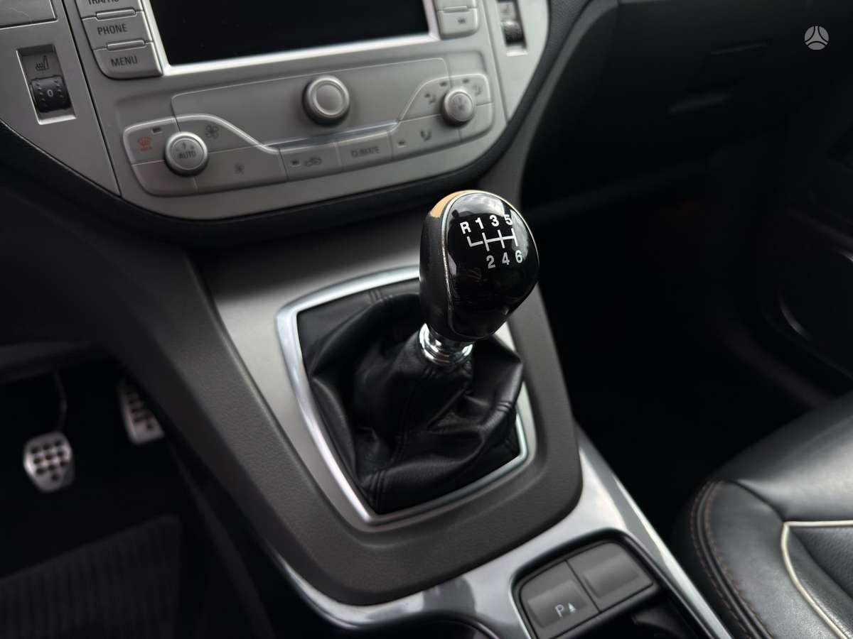 Ford Kuga, 2.0 l., off-road / crossover