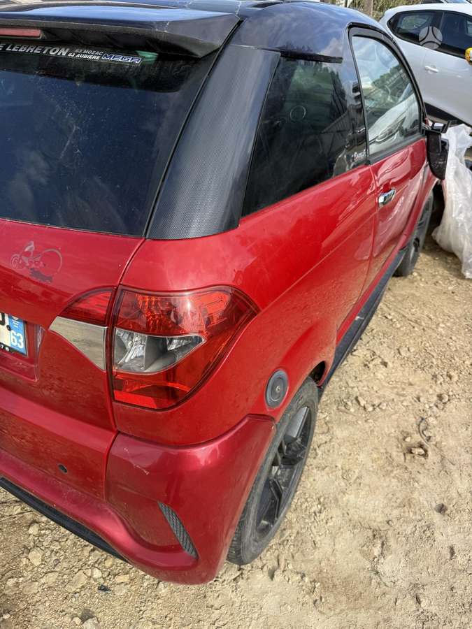 Aixam S8, sedanas